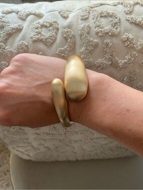 Fashion Nova Matte Gold Sculptural Open Cuff Bracelet/NWOT